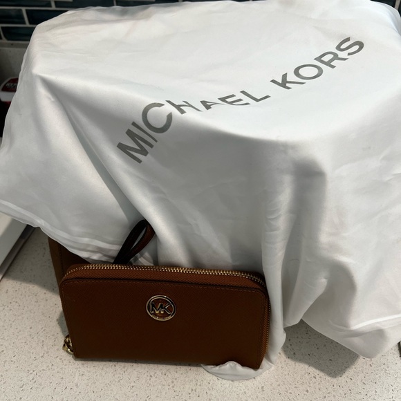 MK Leather Tote & Wallet - Picture 12 of 14